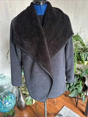 Parasuco Women's Black & Charcoal Sherpa-Trim Open Front Coat